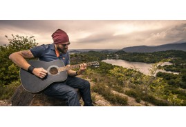 Etiam molestie leo non lacinia hendrerit.